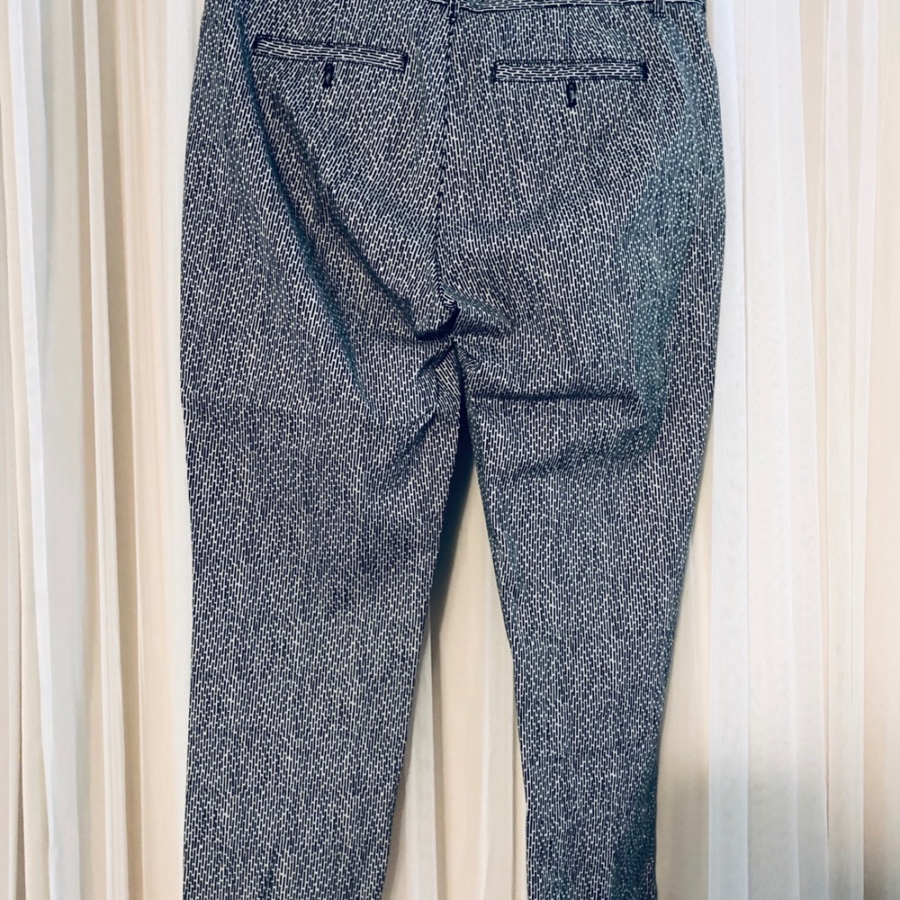 Cute gap capris! - Picture 3 of 6